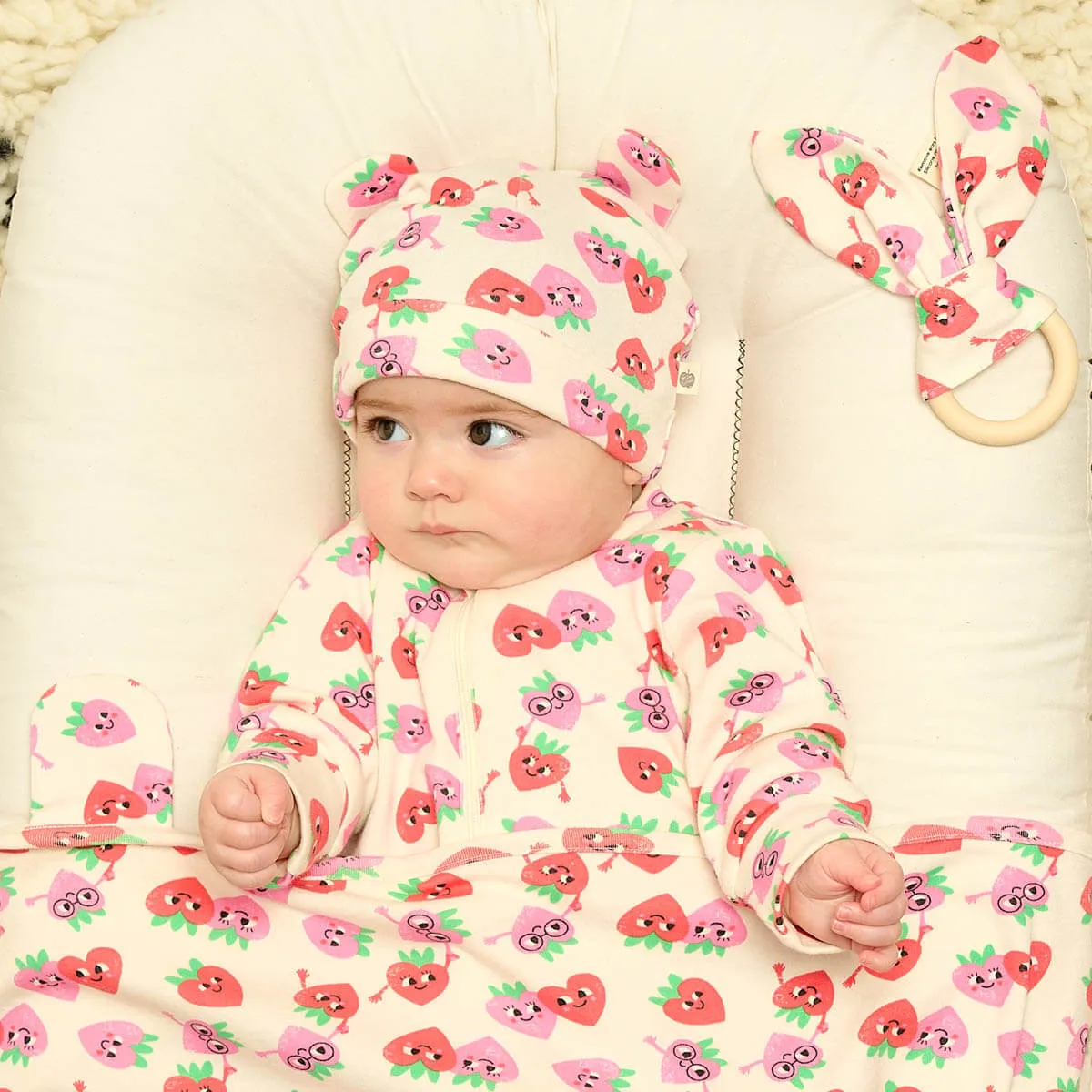 Berrylicious - Baby Blanket With Hood