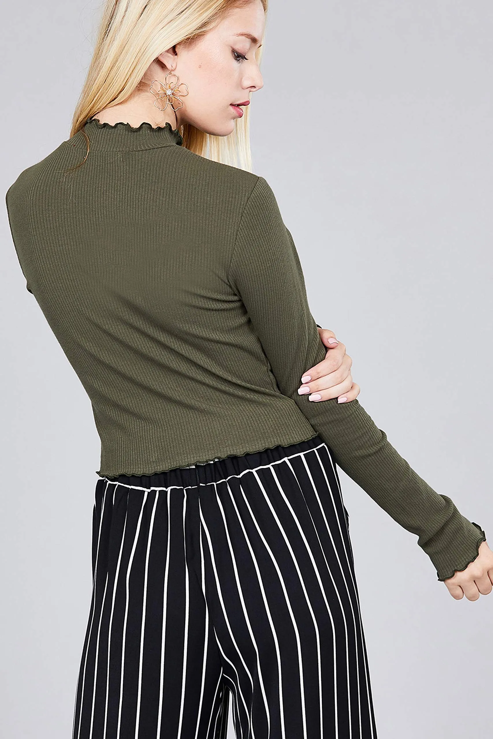 Khanomak Women's Long Sleeve Mock Neck Lettuce Hem Crop Top