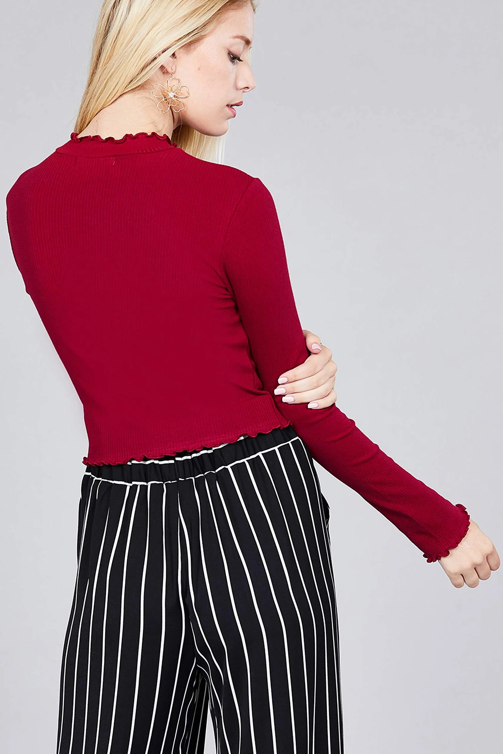 Khanomak Women's Long Sleeve Mock Neck Lettuce Hem Crop Top
