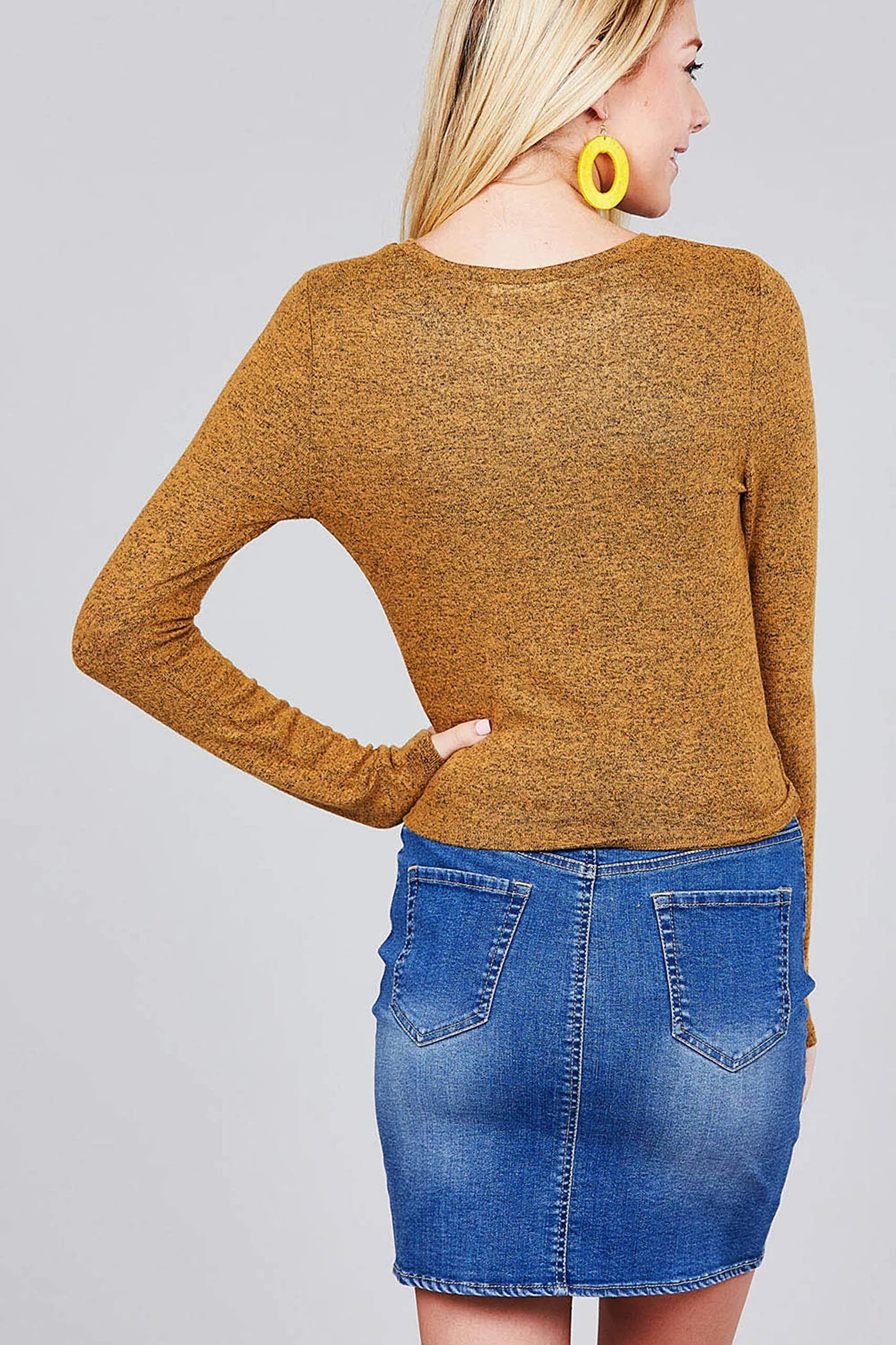 Khanomak Women's Long Sleeve Round Neck Front Twist Crop Top